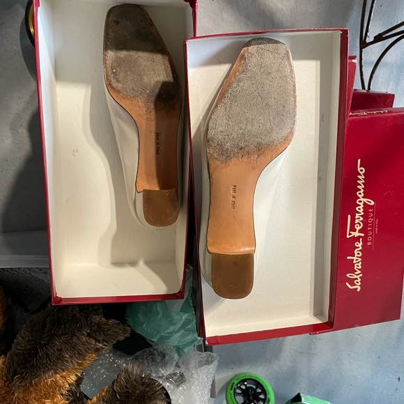 Cream ferragamo - Picture 2 of 2